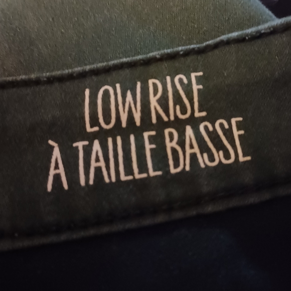 4/$60 Green Skinny Jeans - Size M - Picture 7 of 7